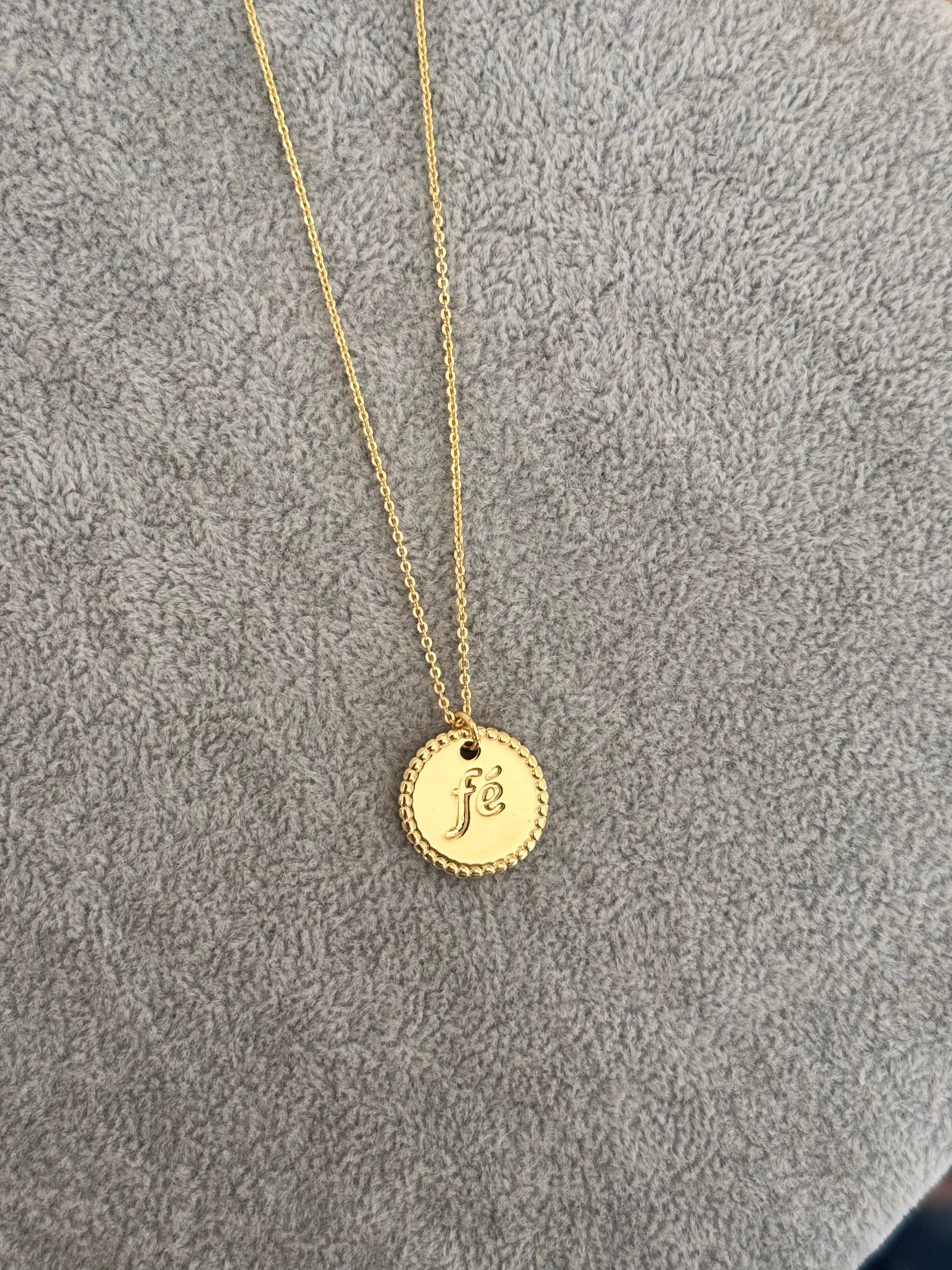 Collar Fé