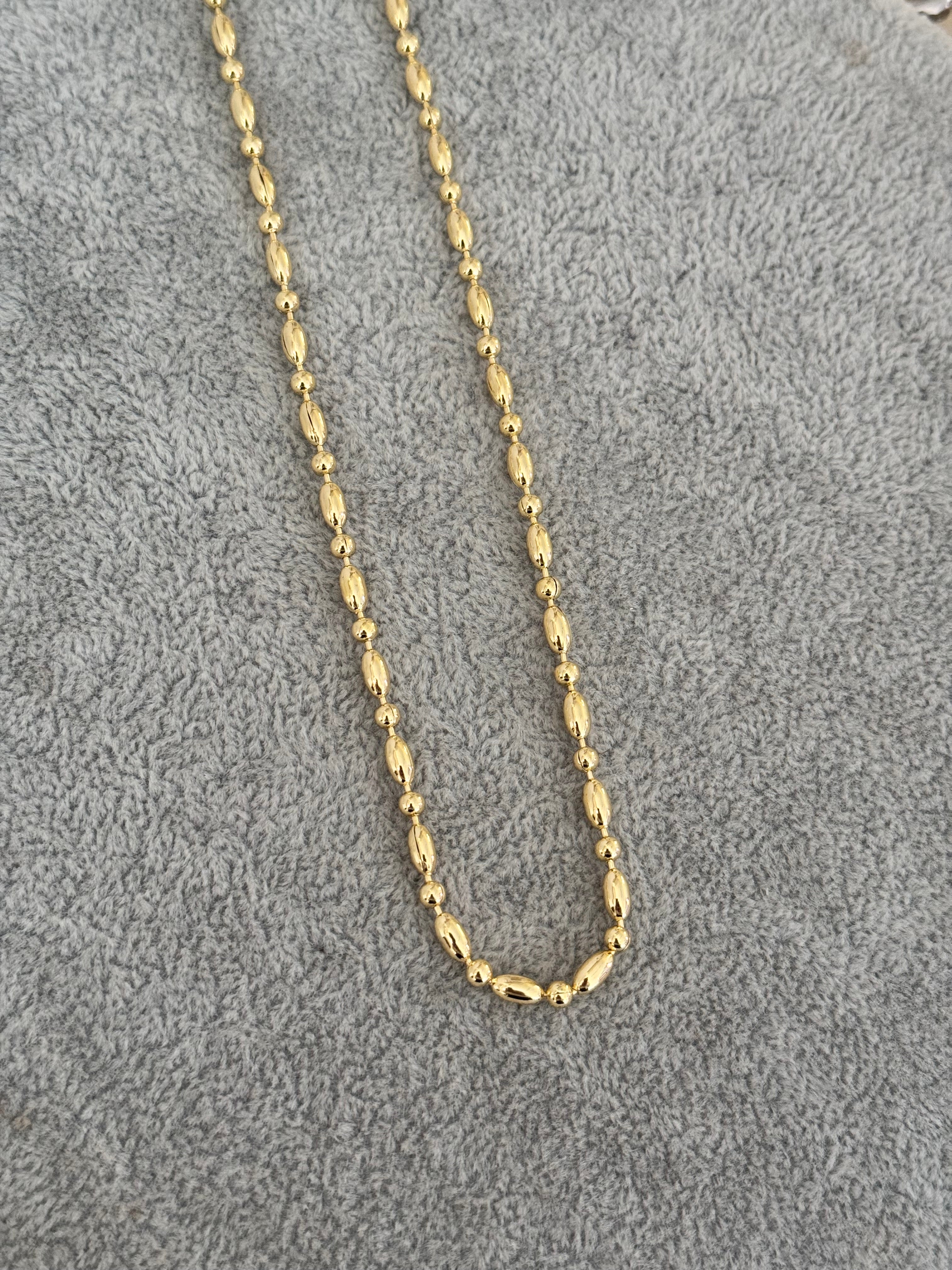 Collar bolas Ovaladas