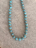 Collar de pepas turquesas