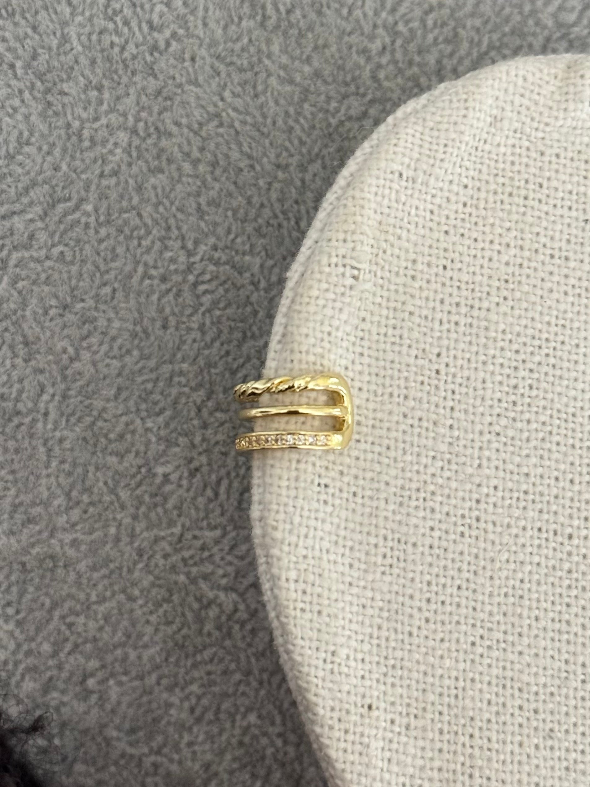 Earcuff