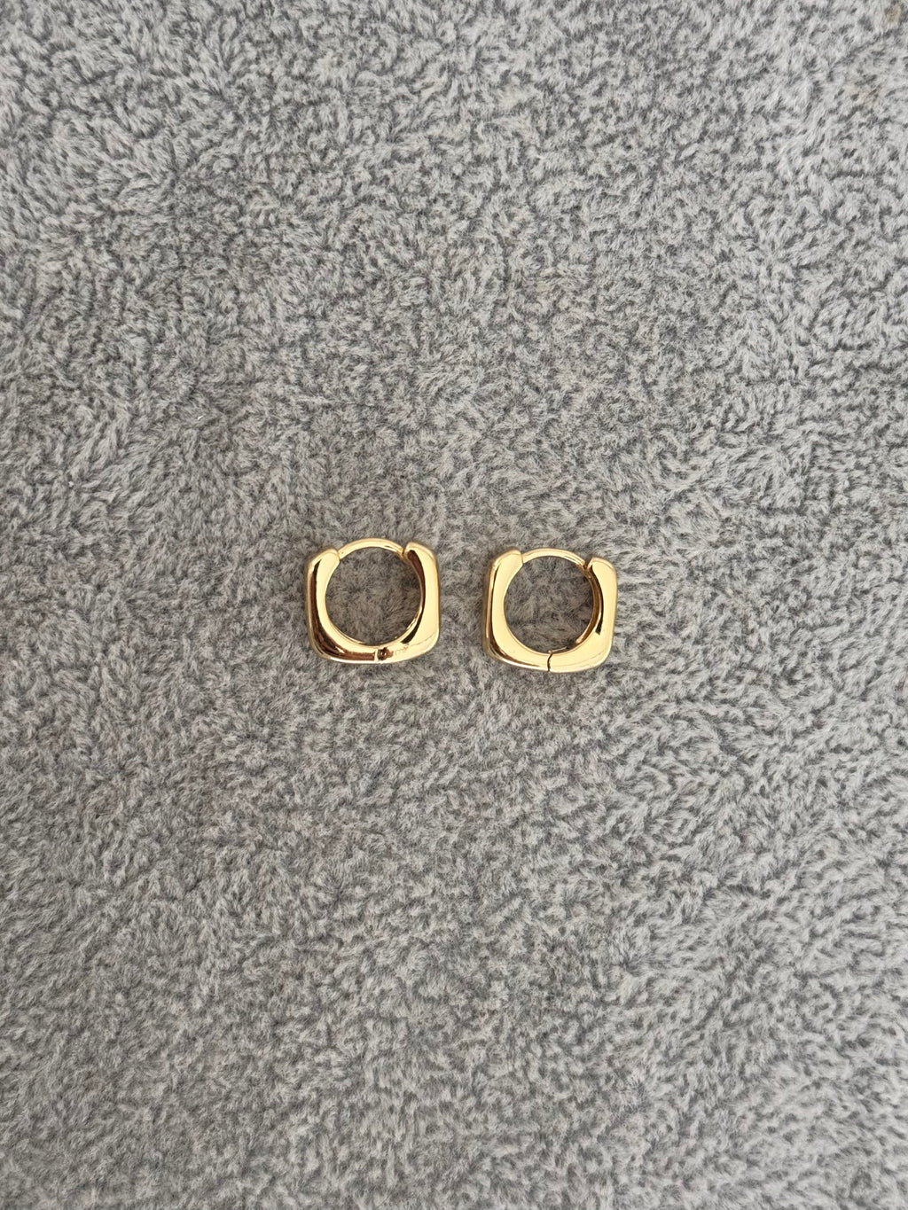 Argollas lisas cuadradas