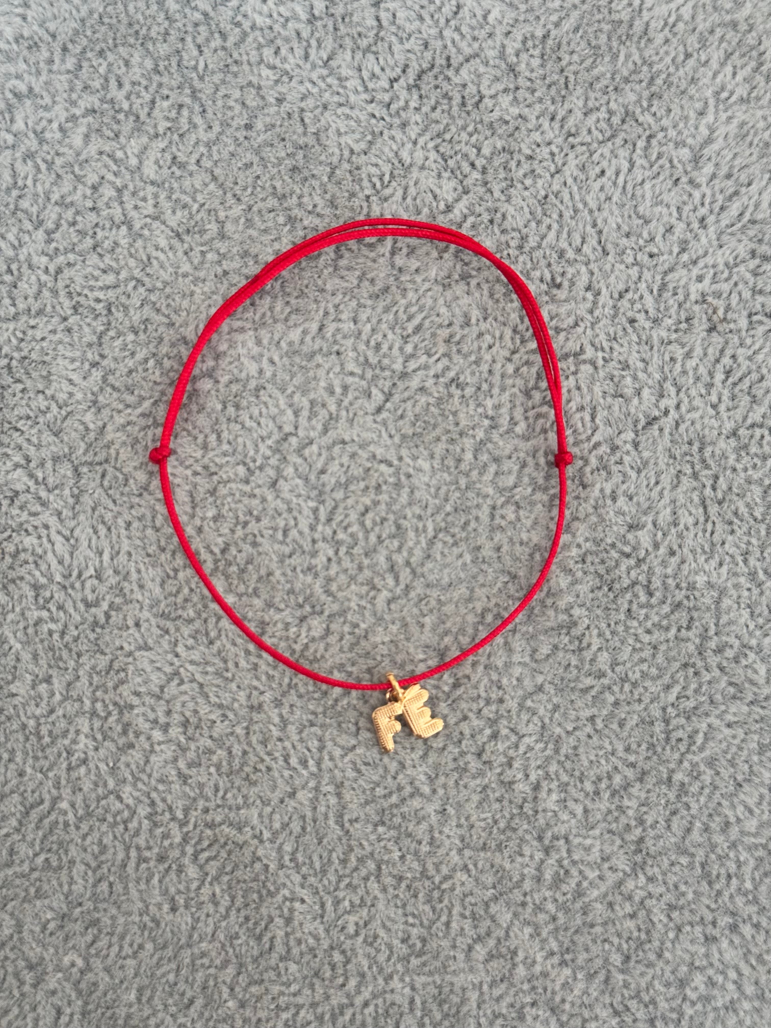 Hilitos rojos