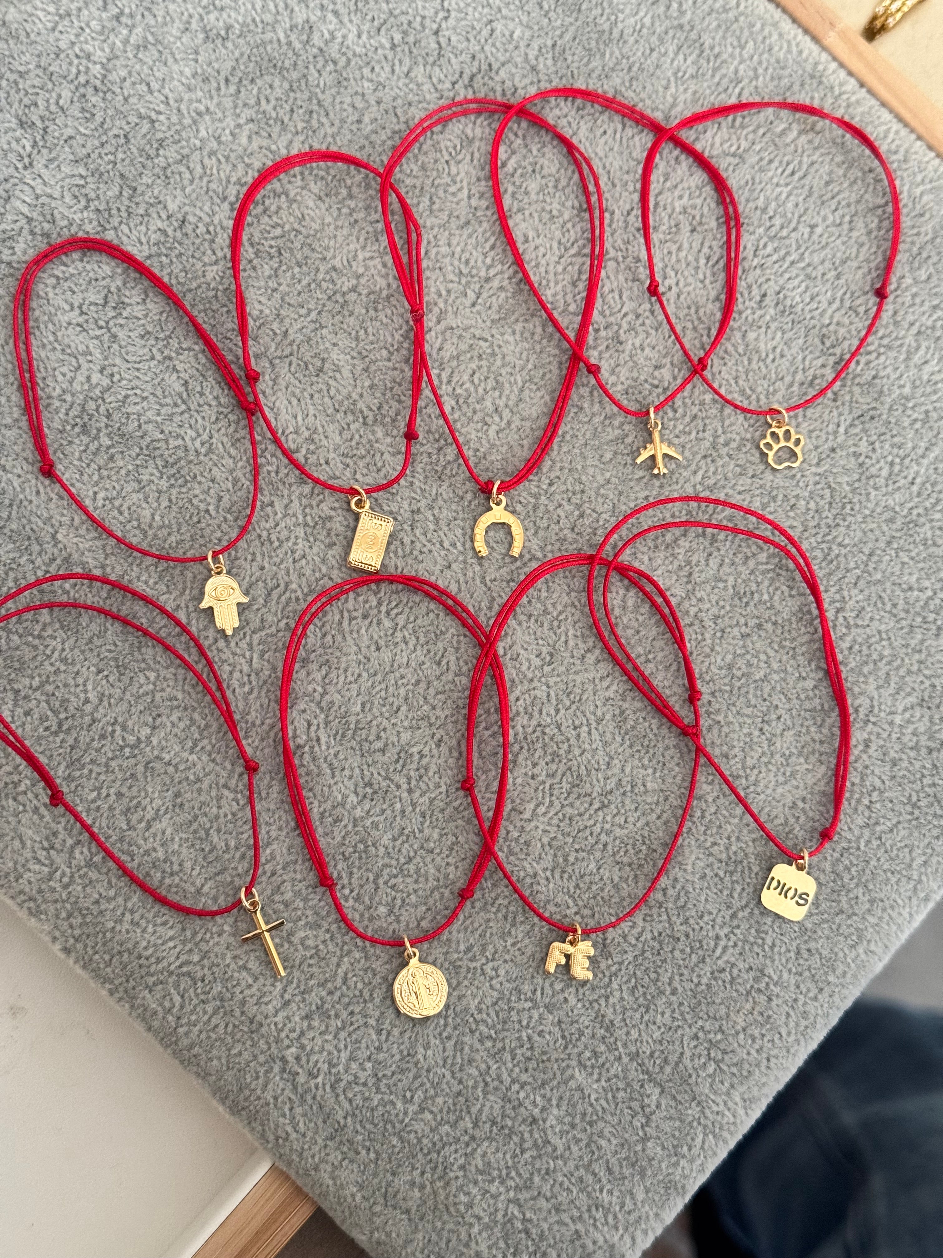 Hilitos rojos