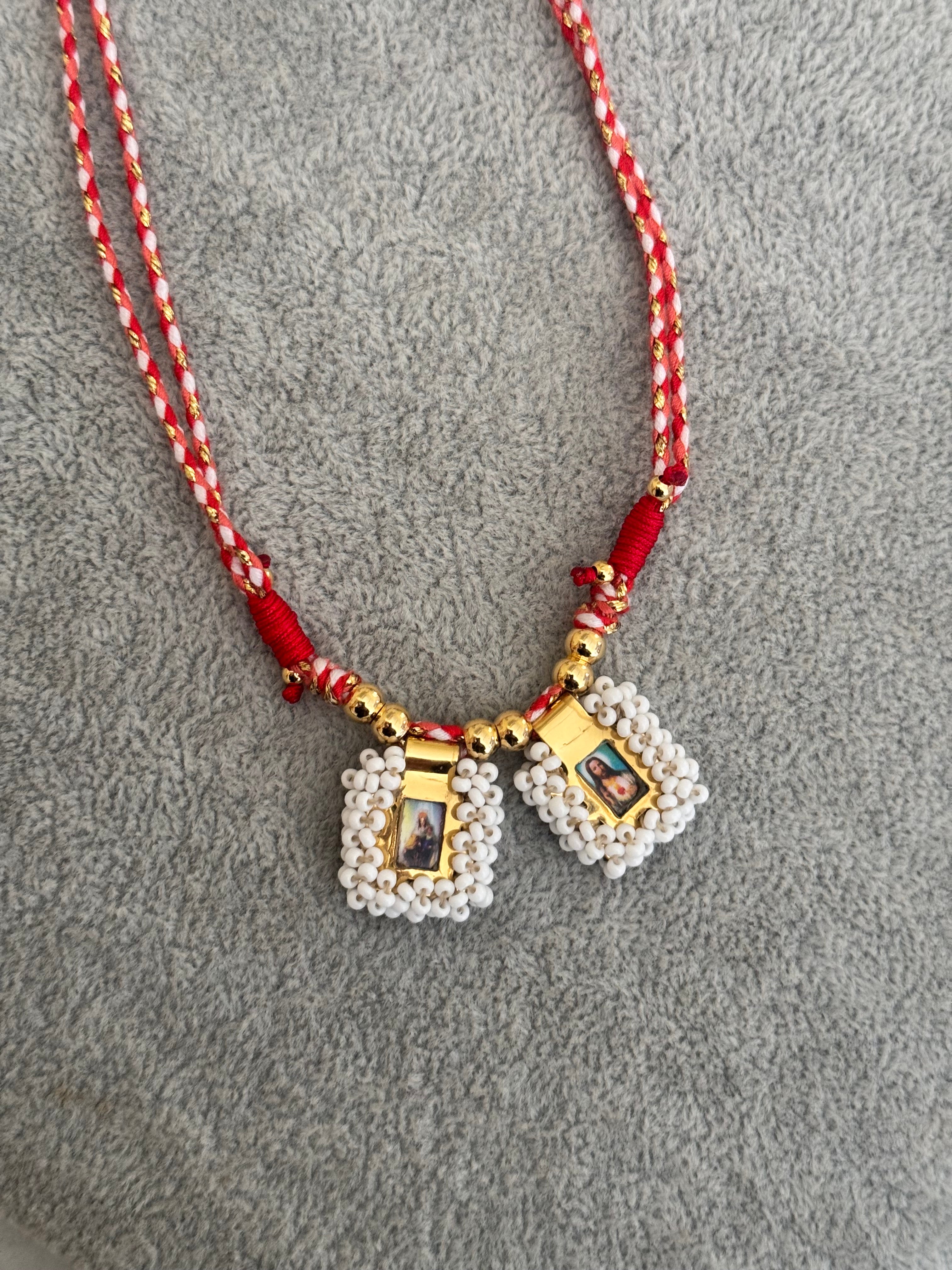 Collar escapulario bordado