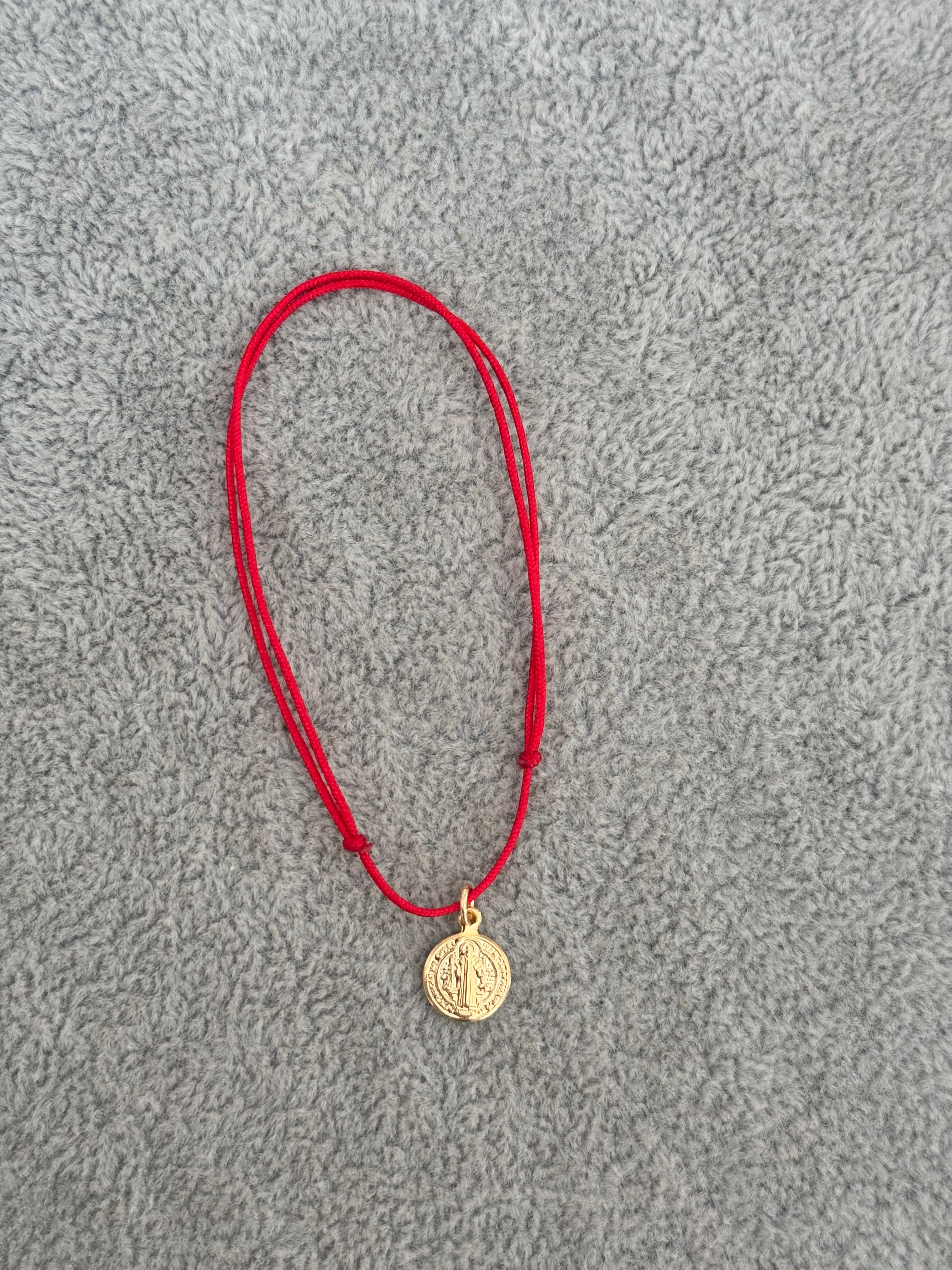 Hilitos rojos